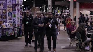 Michael Rooker Surprises Yondu Painter At Wizard World Chicago