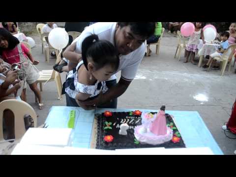 Happy birthday izza singing :)