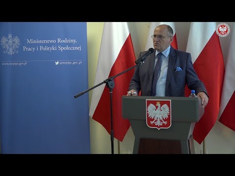 Wojewoda Łódzki Zbigniew Rau podczas konferencji "Polityka Społeczna w województwie łódzkim"