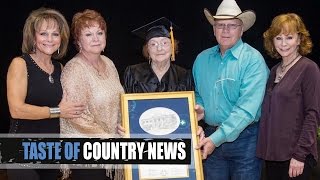 Reba McEntire's Mom Graduates College