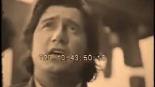 NO MORE SONGS - PHIL OCHS (Phil playing live)