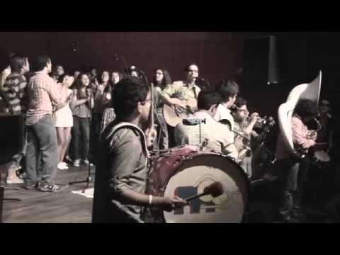 Alejandro y María Laura - Feliz Aniversario (En Vivo, feat. Coro MARES y MARCHA)