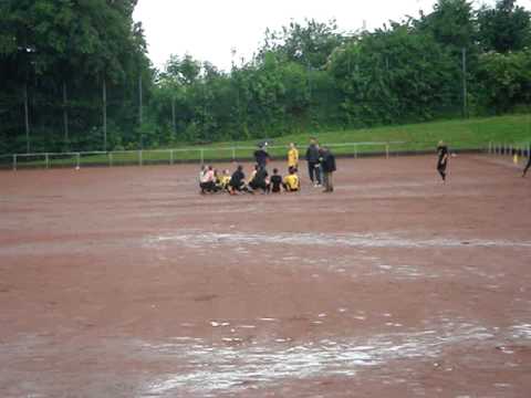 FC Inde Hahn Humba platz