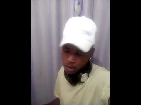 MC Douglinhas  compondo base som da voz  (