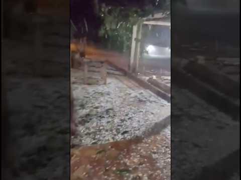 Granizo impressiona moradores no interior de São Borja, no Rio Grande do Sul