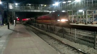 preview picture of video '22410 Garib Rath Express (Anand Vihar Terminal-Gaya)'