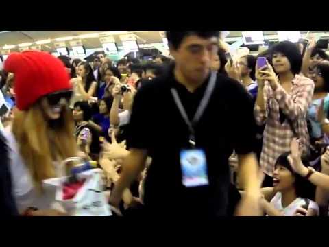 121004 Sistar at Suvarnabhumi Airport