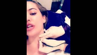 #KhloeKardashian gets her moles removed by a professional! Hot business mogul is on #FLEEK!