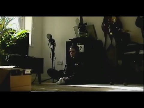 Nia Wyn - Freckles/Argyll Road (Outro) (Official Visualiser)