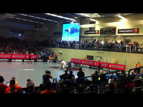 Pixbo's Peter Runnestig scores a sick floorball penalty shot goal against Warberg IC