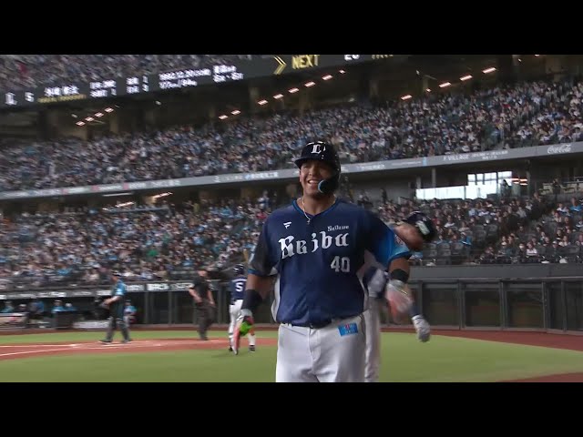 6回裏】打球はライトスタンドへ!! イーグルス・浅村栄斗 貴重な 6回裏】打球はライトスタンドへ!! イーグルス・浅村栄斗 貴重な