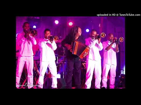 Raha Tena Tianao ROSSY feat Josephine