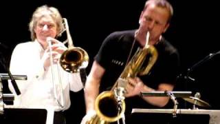 mats gustafsson solo sax baryton