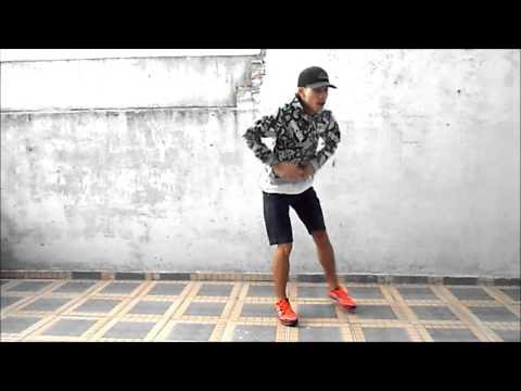 MC Crash e MC Dadinho   Lança o Passinho do Romano Fezinho Patatyy