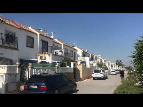 Bargain upstairs 2 bed apt with roof garden torrevieja