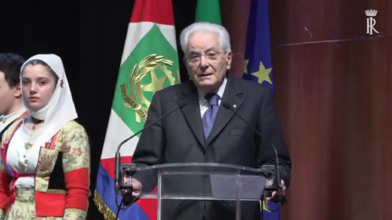 Mattarella: "Fondamentale il contributo delle Isole per l'Italia"