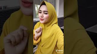 Download lagu story wa tik tok cewek berjilbab mp3