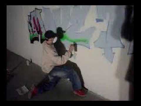 download lagu mp3 mp4 Mr Wiggles Graffiti, download lagu Mr Wiggles Graffiti gratis, unduh video klip Mr Wiggles Graffiti