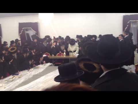 Beginning of Havdala with the Toldos Avrohom Yitzchok Rebbe shlite in Manchester