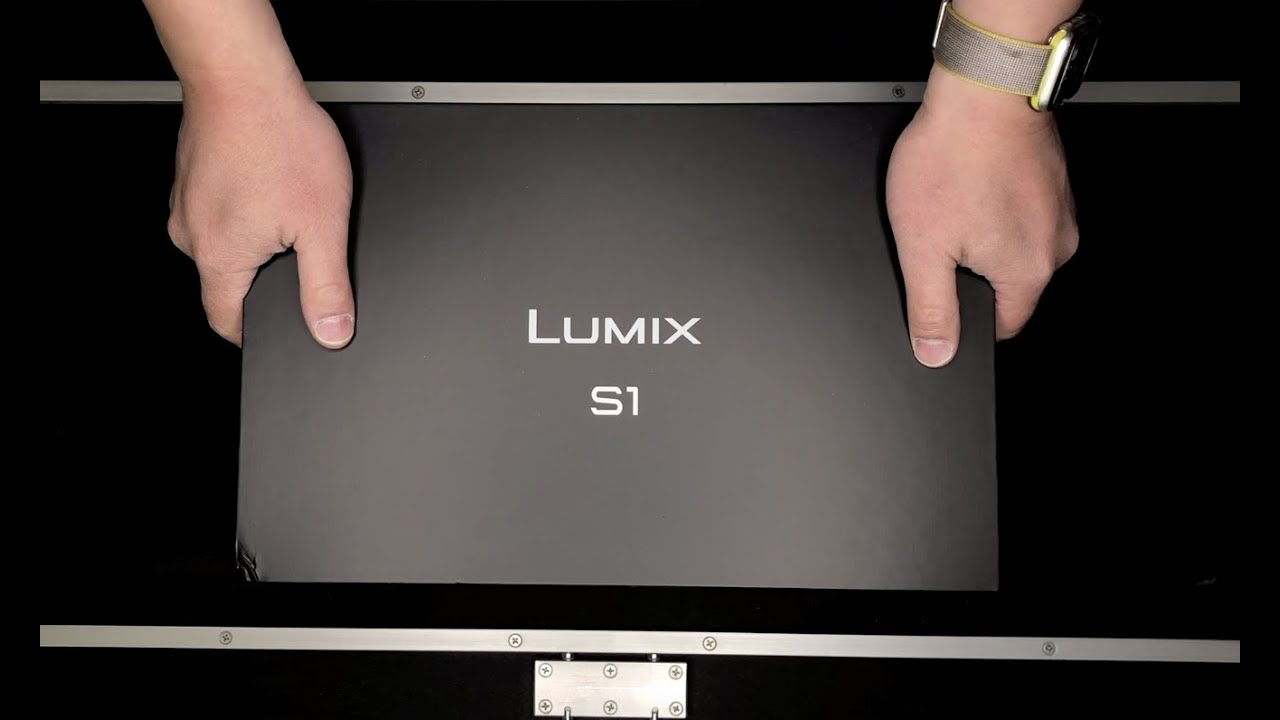 Panasonic Lumix S1 Unboxing