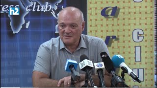 Նոր պապայի վրա հենված՝ ստիպված էկել նստել եմ պատուհանին՝ հյուրանոցի տապչկեքով. Վիգեն Հակոբյան