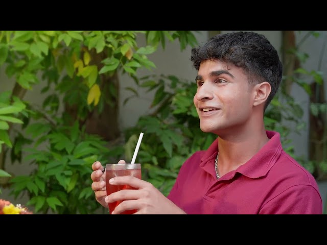 Vídeo relacionado con Ahmad Tea - Rosehip, Hibiscus & Cherry - Té de frutas y hierbas sin cafeína - Rosa mosqueta, hibisco y cereza - 20 Bolsitas de té selladas con aroma y envueltas individualmente con 2 g de té