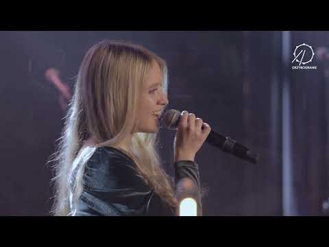 Nie żałuję - wyk. Nailah Vitha