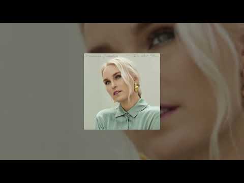Eva Weel Skram - Nordnorsk julesalme (Official Audio)