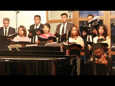 Ingao ny hira vaovao LA POLIFONICA