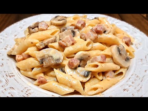 Pasta penne a Bacon, Mushrooms cheesy pasta dish that you'll fall in love with.