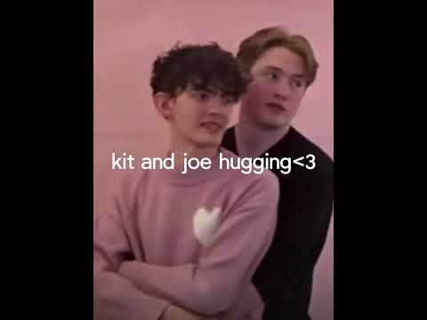 nick and charlie hugging vs kit and joe hugging 🫶 #youngroyals #heartstopper #pridemonth #pride