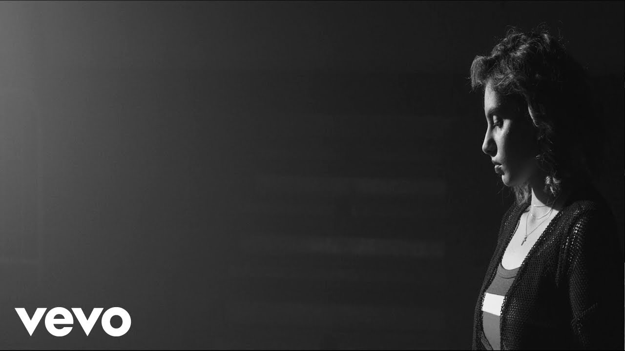 Shannon K ft. Annabel K — Give Me Your Hand