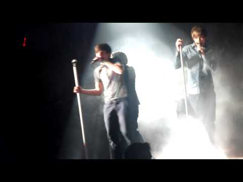 One Direction sing My life would suck without you at Cardiff tour