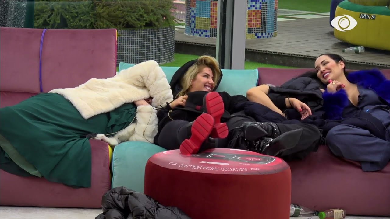 “Më ke marrë dorën”/ Ilnisa ngacmon Sarën: S’është e Bardhit, apo po të pëlqen e imja tani