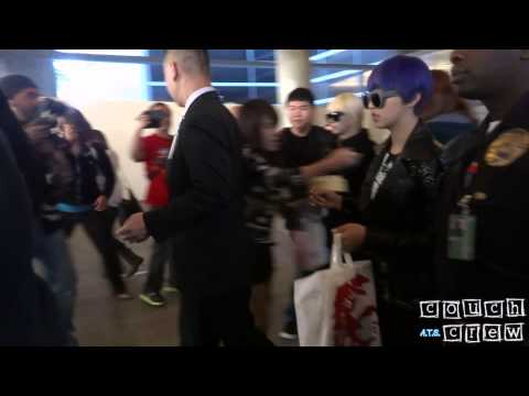 121109 2NE1 @ LAX Airport Arrival [SBS Kpop Super Concert]