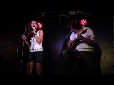 Larsen Zazie Cover live acoustic by Clémence Avril Paris 2011