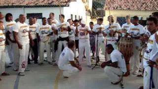 preview picture of video 'Grupo Axe Capoeira  Professor Pe'