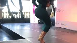 Prince Kaybee- Banomoya sexy dance