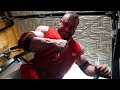 Grenze zwischen Eifer und Dummheit beim Bodybuilding