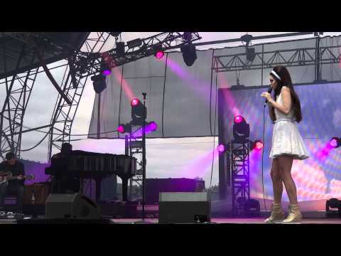 Lana Del Rey Eurockéennes 2012 "Summertime Sadness"