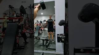 CURL SIMULTÁNEO MANCUERNAS