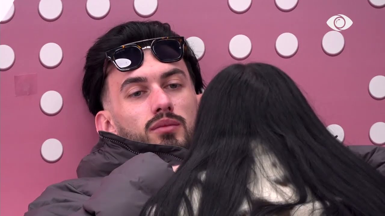 “Më është bërë e bezdisshme…”Kristi bisedon me Krusitën për Gretën: Ajo do kamerat, nuk jemi njësoj!