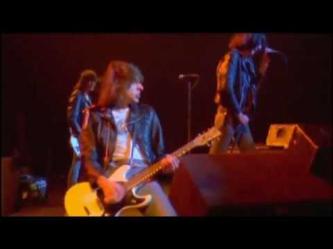 The Ramones - It's Alive (1977) - Blitzkrieg Bop