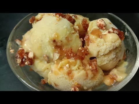 Roasted Almond ice cream/with Marie gold biscuits