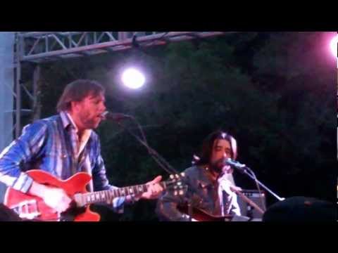 Skinny Singers - Where the Rain Don't Go (Live) - May 5, 2012