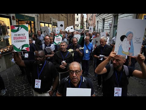 Priests in Rome march to parliament in solidarity with Palestinians
