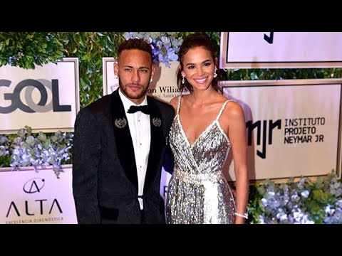 NEYMAR E BRUNA MARQUEZINE BRILHAM NO LEILÃO DO INSTITUTO NEYMAR JR 2018