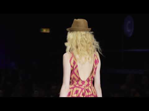 Giada Curti 2020, l’ispirazione Seventies è sulle gonne, come sugli abiti da sposa