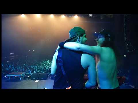 Videoclip de Shipwrecked (Live in Tilburg) — Alestorm