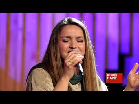 Jülide Özçelik - Şu Yalta'dan Taş Yükledim / #akustikhane #sesiniac